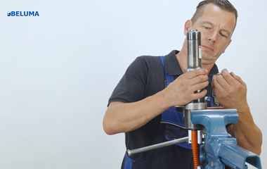 Afbeelding: Instructievideo: instellen gereedschap rechte uitvoering voor verwerking van Bobtail klinkbouten